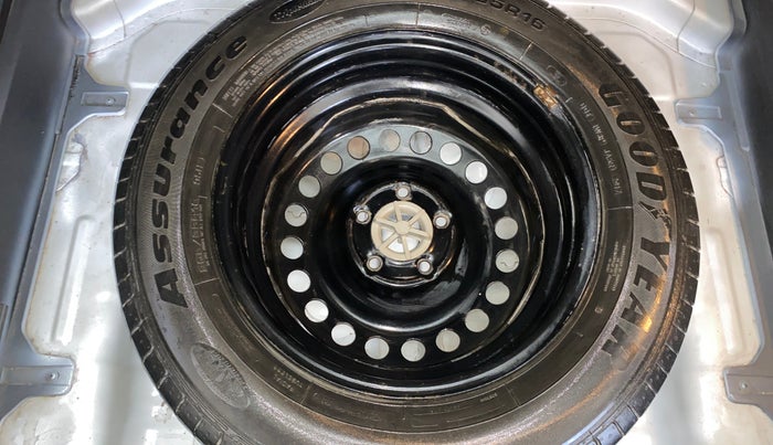 2017 Hyundai Creta E PLUS 1.6 PETROL, Petrol, Manual, 66,206 km, Spare Tyre