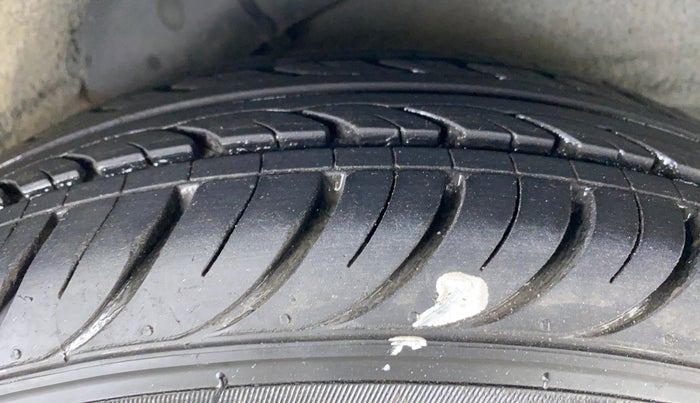 2011 Hyundai i10 MAGNA 1.1 IRDE2, Petrol, Manual, 61,943 km, Left Rear Tyre Tread