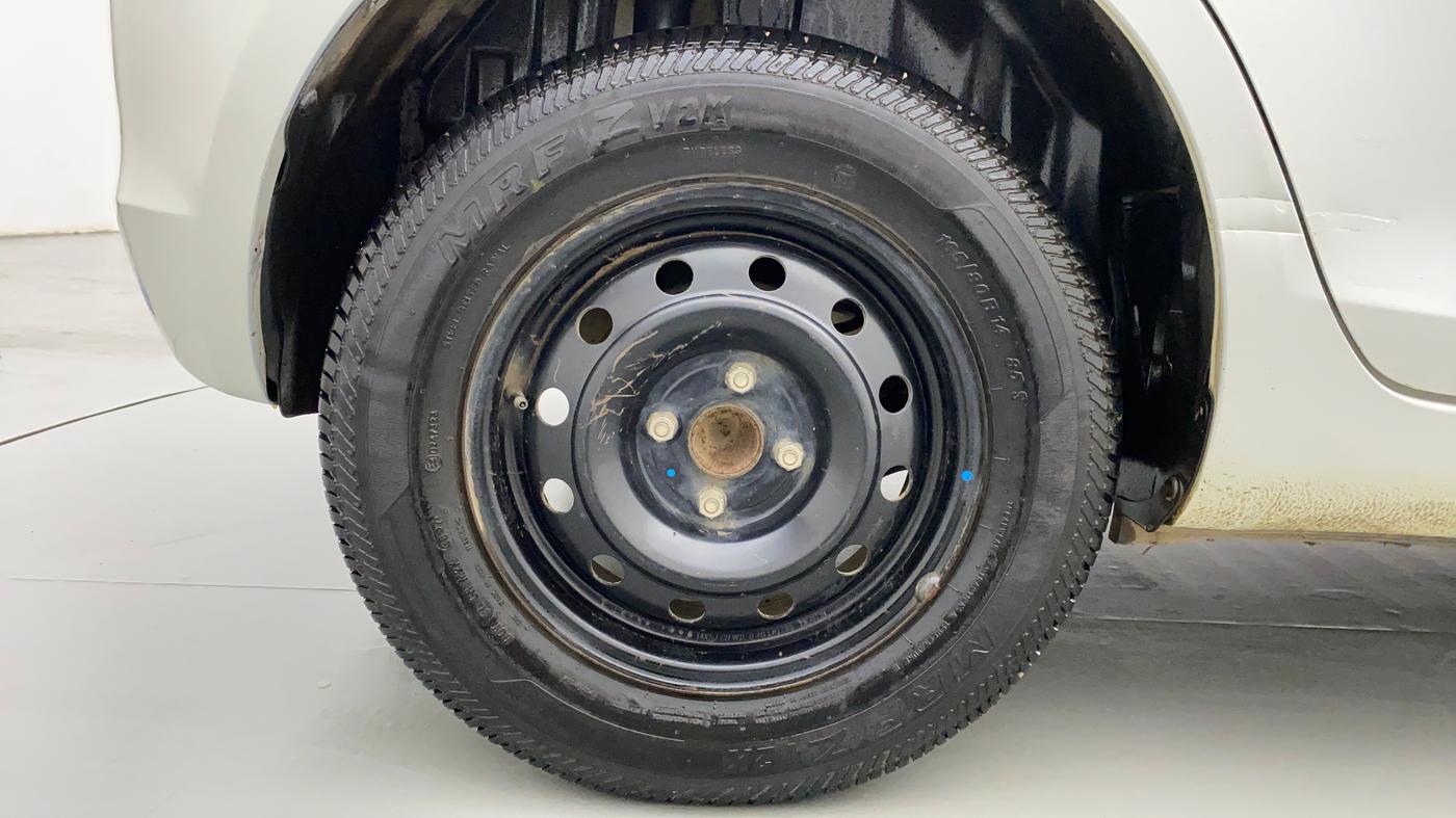 2013 Maruti Swift VDI, Diesel, Manual, 45,677 km, Right Rear Wheel