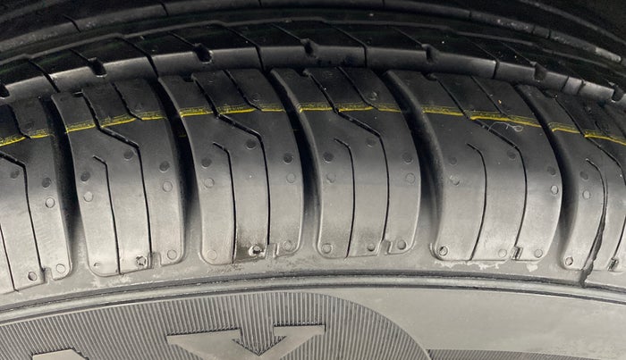 2016 Ford Ecosport TITANIUM 1.5L PETROL, Petrol, Manual, 53,334 km, Left Front Tyre Tread