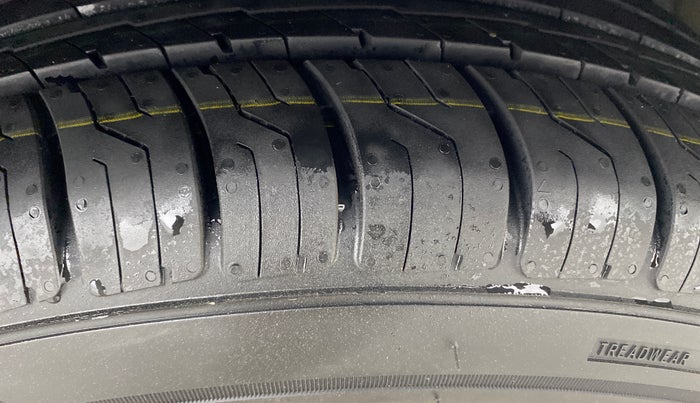 2016 Ford Ecosport TITANIUM 1.5L PETROL, Petrol, Manual, 53,334 km, Right Front Tyre Tread