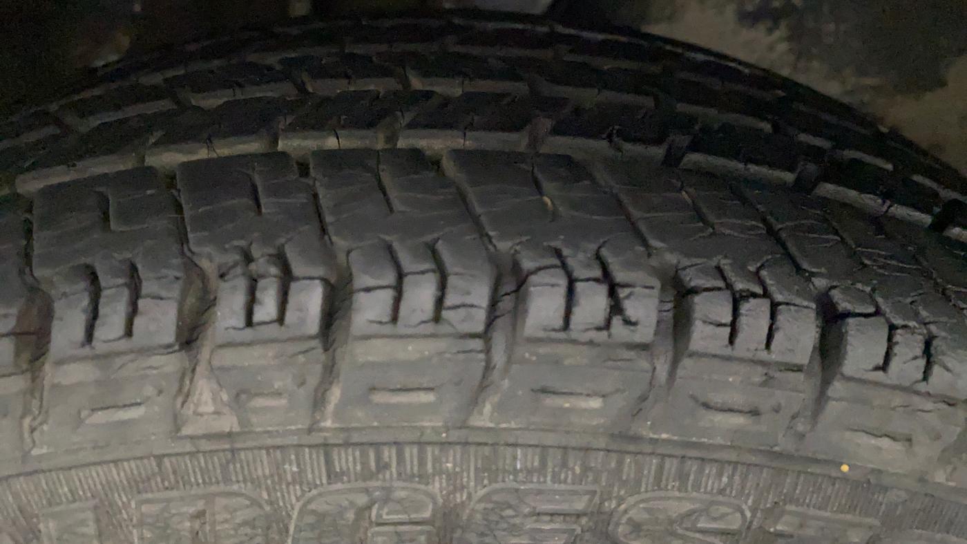 2013 Maruti Zen Estilo VXI, Petrol, Manual, 13,642 km, Left Rear Tyre Tread