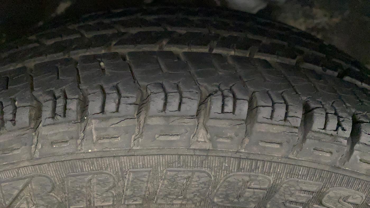 2013 Maruti Zen Estilo VXI, Petrol, Manual, 13,642 km, Right Rear Tyre Tread
