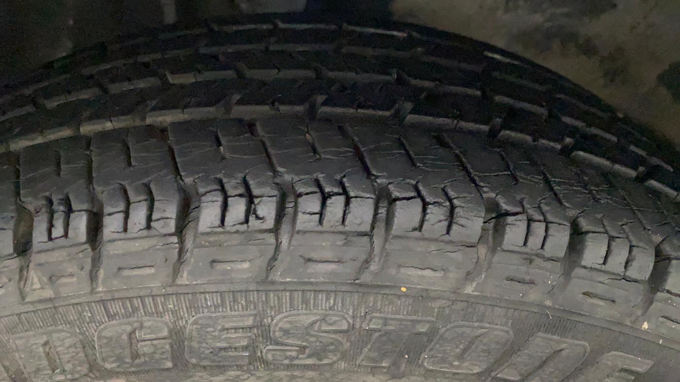 2013 Maruti Zen Estilo VXI, Petrol, Manual, 13,642 km, Right Front Tyre Tread