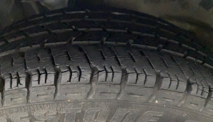 2013 Maruti Zen Estilo VXI, Petrol, Manual, 13,642 km, Left Front Tyre Tread