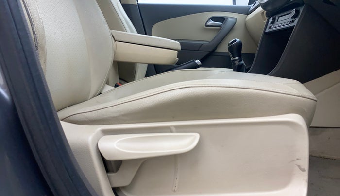 2013 Volkswagen Vento HIGHLINE DIESEL 1.6, Diesel, Manual, 89,640 km, Driver Side Adjustment Panel