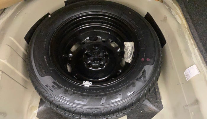 2013 Volkswagen Vento HIGHLINE DIESEL 1.6, Diesel, Manual, 89,640 km, Spare Tyre