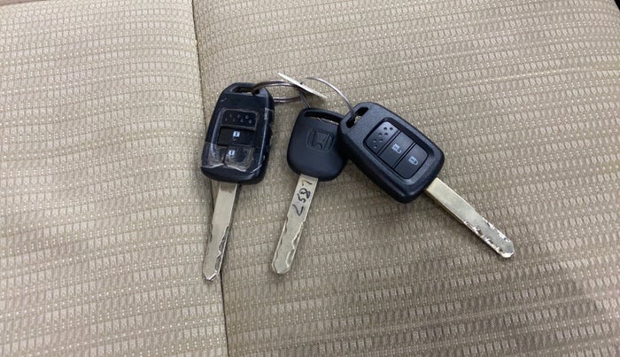 2016 Honda Jazz 1.2L I-VTEC SV, Petrol, Manual, 47,771 km, Key Close Up