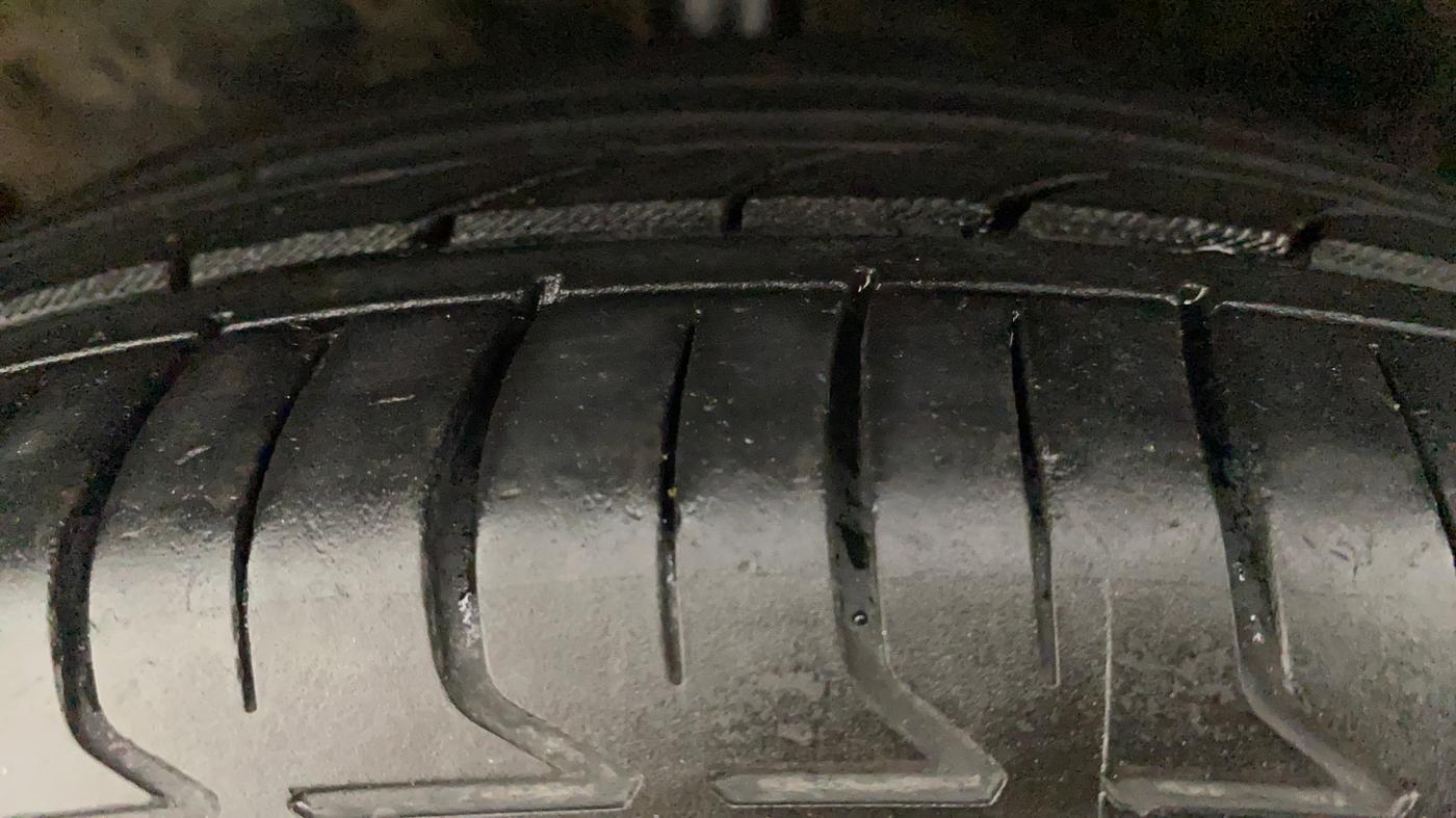 2021 Hyundai Creta SX (O) AT 1.5 DIESEL, Diesel, Automatic, 66,997 km, Left Front Tyre Tread