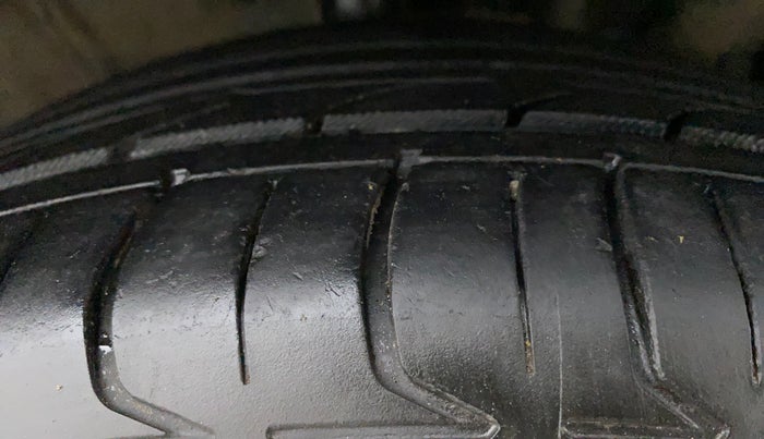 2021 Hyundai Creta SX (O) AT 1.5 DIESEL, Diesel, Automatic, 66,997 km, Right Front Tyre Tread