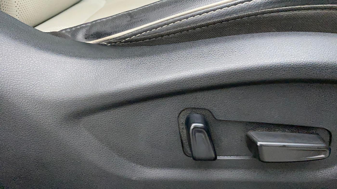 2021 Hyundai Creta SX (O) AT 1.5 DIESEL, Diesel, Automatic, 66,997 km, Driver Side Adjustment Panel