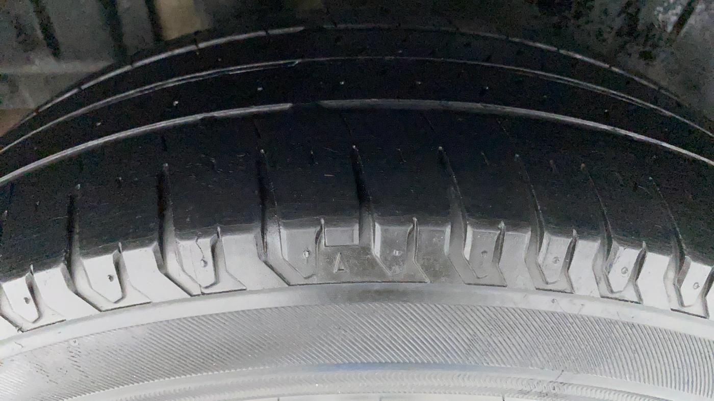 2019 Maruti Ertiga ZXI SMART HYBRID AT, Petrol, Automatic, 39,634 km, Right Rear Tyre Tread
