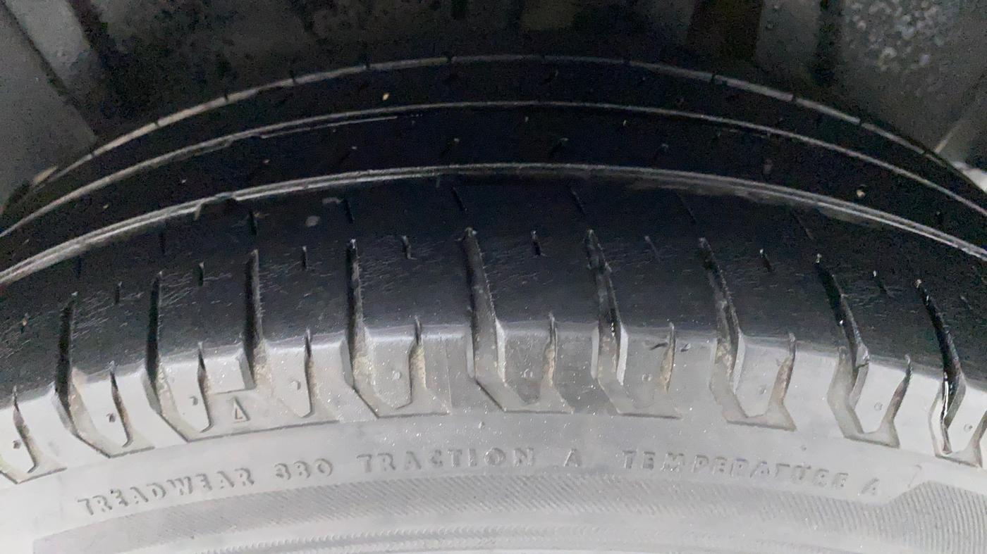 2019 Maruti Ertiga ZXI SMART HYBRID AT, Petrol, Automatic, 39,634 km, Left Rear Tyre Tread