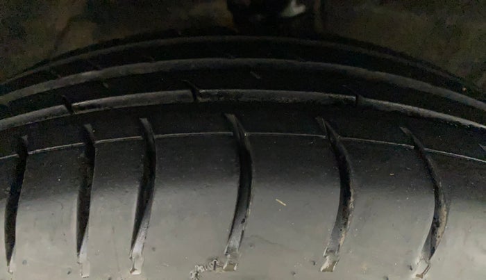 2013 Hyundai i10 MAGNA 1.2, Petrol, Manual, 55,217 km, Right Front Tyre Tread