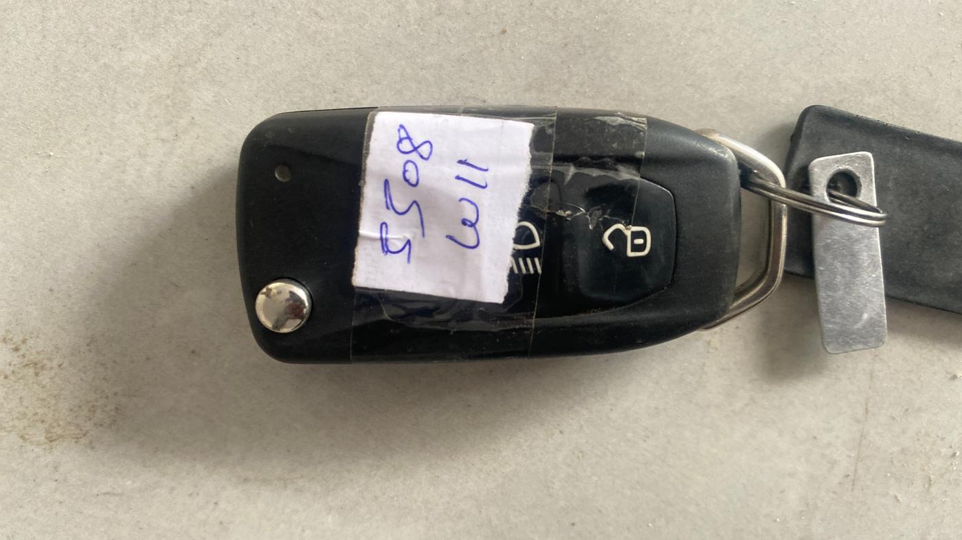 2023 Tata ALTROZ XM PLUS PETROL, CNG, Manual, 28,172 km, Key Close Up