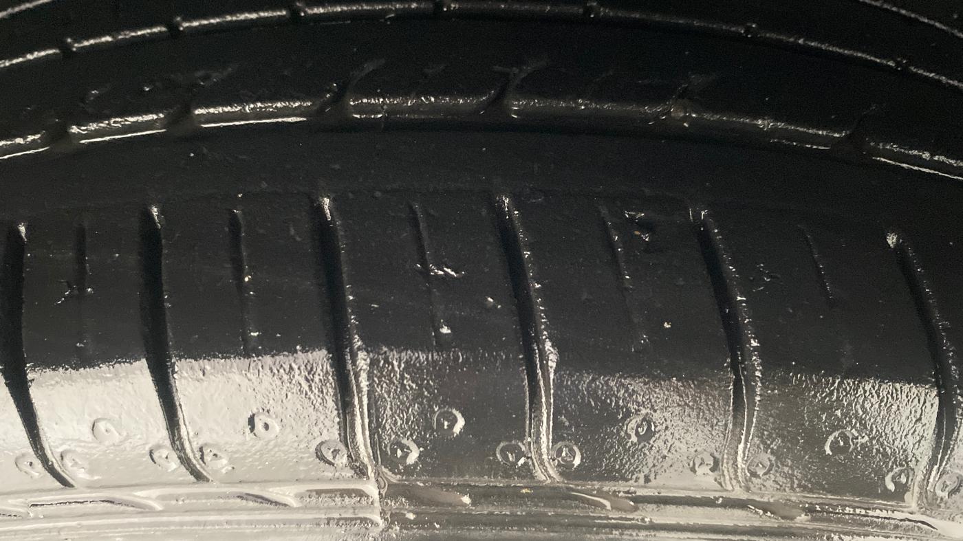2023 Tata ALTROZ XM PLUS PETROL, CNG, Manual, 28,172 km, Left Rear Tyre Tread