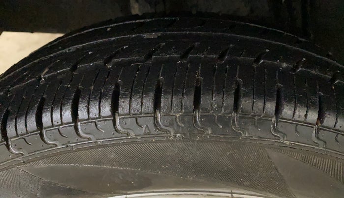 2019 Renault Kwid RXL, Petrol, Manual, 46,915 km, Right Rear Tyre Tread