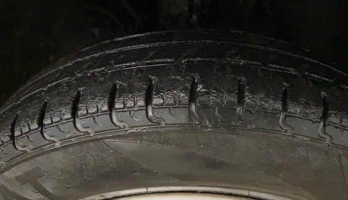 2019 Renault Kwid RXL, Petrol, Manual, 46,915 km, Right Front Tyre Tread