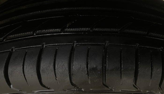 2015 Maruti Alto K10 VXI, Petrol, Manual, 1,27,598 km, Left Rear Tyre Tread