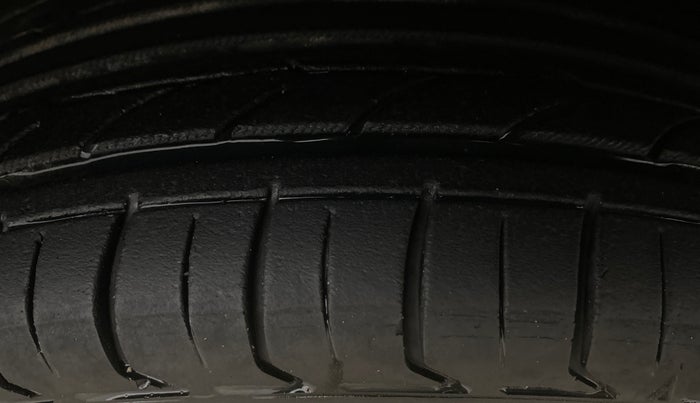 2015 Maruti Alto K10 VXI, Petrol, Manual, 1,27,598 km, Right Front Tyre Tread