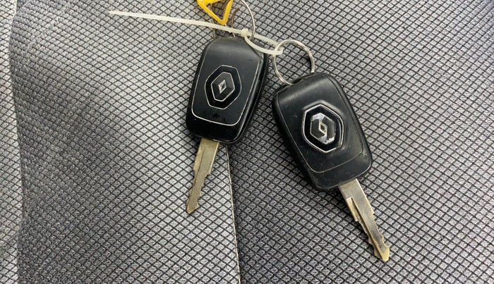 2021 Renault Kwid RXL, Petrol, Manual, 35,342 km, Key Close Up