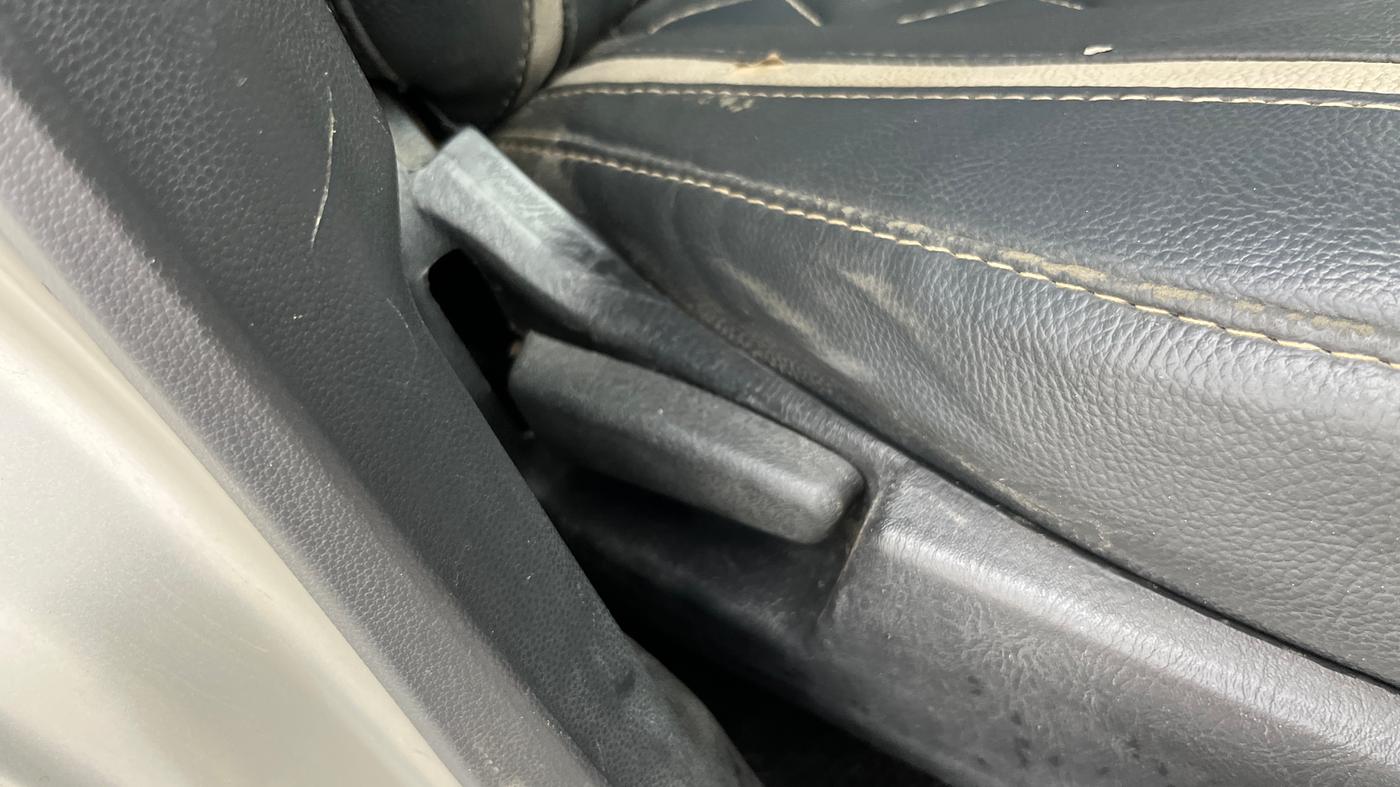 2015 Maruti Alto K10 VXI, Petrol, Manual, 1,05,096 km, Driver Side Adjustment Panel