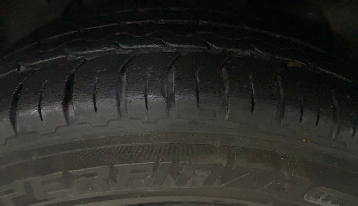 2017 Ford Ecosport TREND 1.5L PETROL, Petrol, Manual, 1,03,324 km, Left Front Tyre Tread