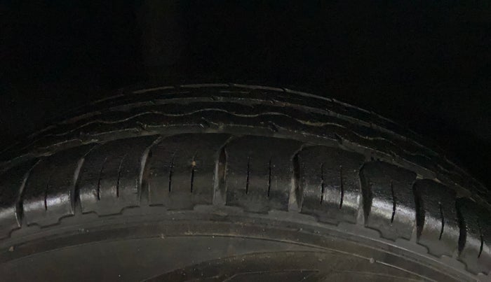 2017 Ford Ecosport TREND 1.5L PETROL, Petrol, Manual, 1,03,324 km, Right Rear Tyre Tread