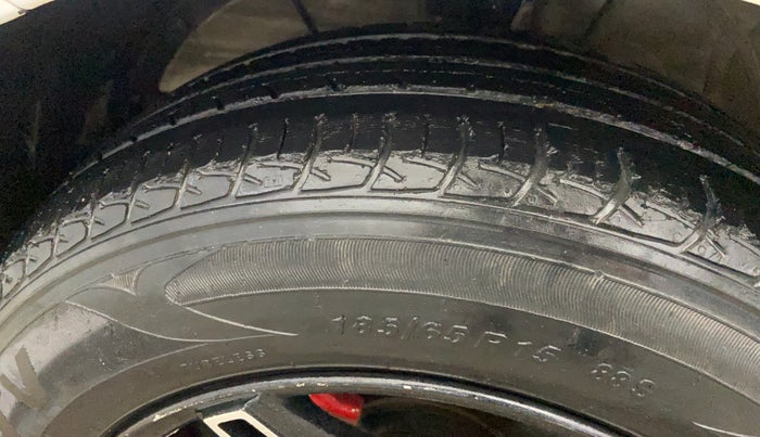 2019 Maruti Swift LXI, Petrol, Manual, 30,488 km, Left Front Tyre Tread