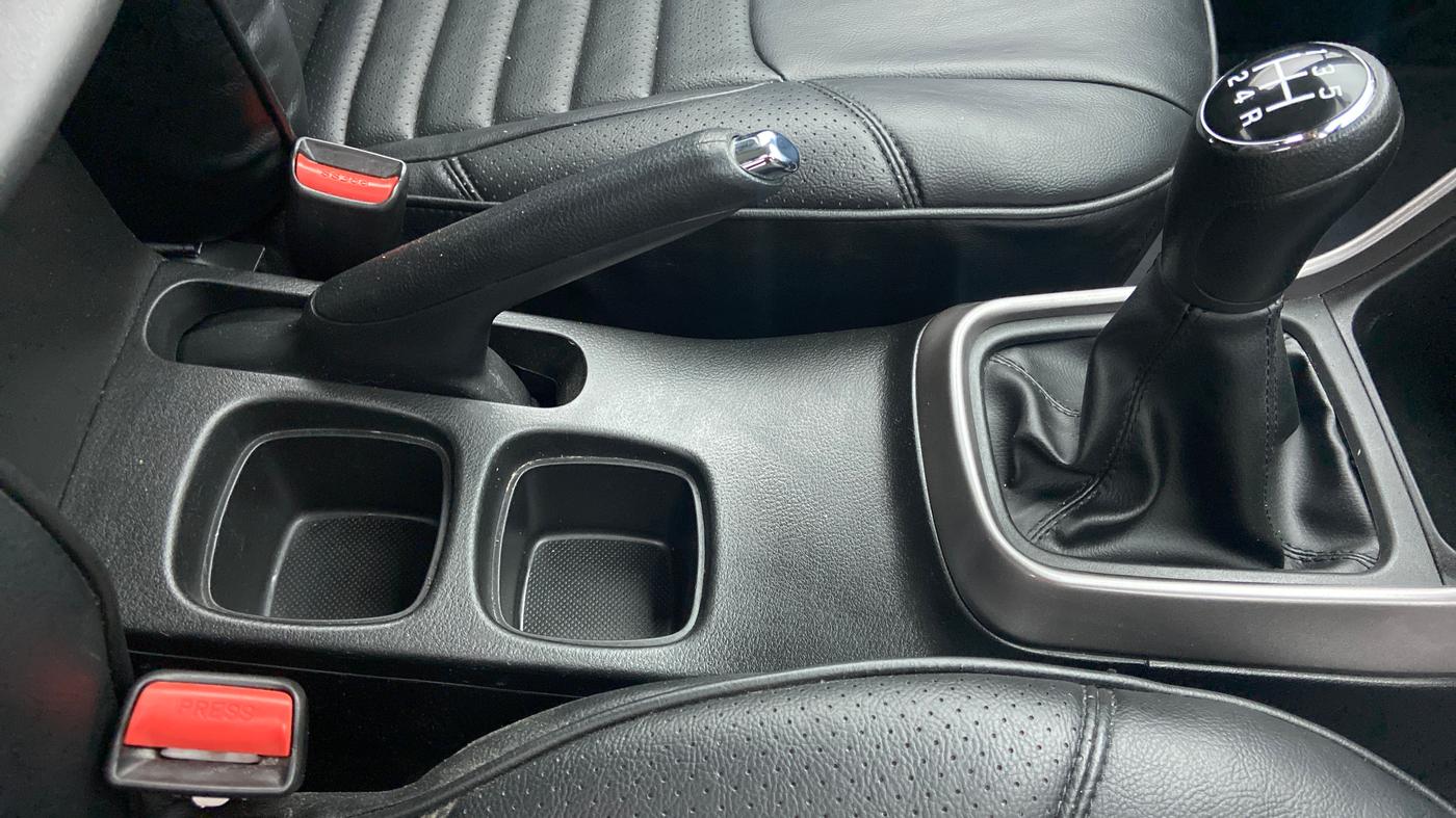 2019 Maruti S Cross DELTA SHVS, Diesel, Manual, 33,746 km, Gear Lever