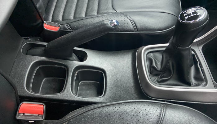 2019 Maruti S Cross DELTA SHVS, Diesel, Manual, 33,746 km, Gear Lever