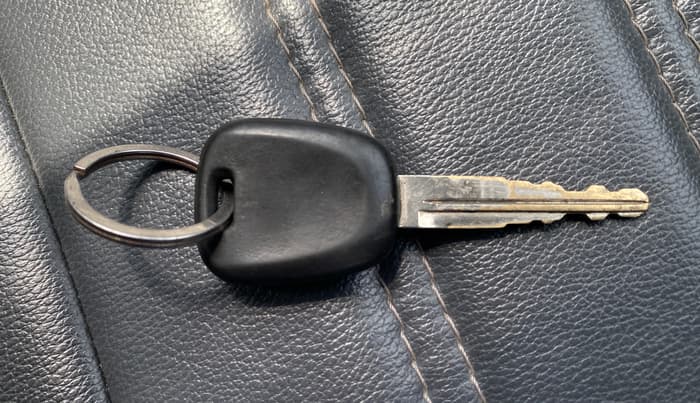 2023 Maruti Eeco 5 STR AC CNG, CNG, Manual, 29,551 km, Key Close Up