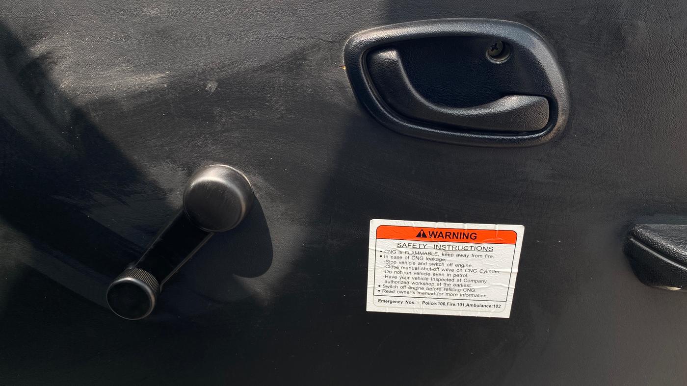 2023 Maruti Eeco 5 STR AC CNG, CNG, Manual, 29,551 km, Driver Side Door Panels Control