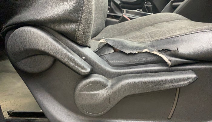 2022 Mahindra XUV700 AX 5 D MT 7 STR, Diesel, Manual, 49,147 km, Driver Side Adjustment Panel