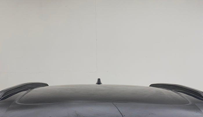 2022 Mahindra XUV700 AX 5 D MT 7 STR, Diesel, Manual, 49,147 km, Moonroof/ Sunroof