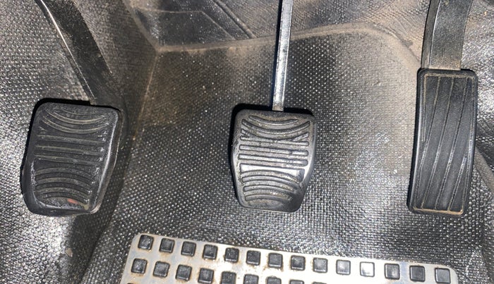 2022 Mahindra XUV700 AX 5 D MT 7 STR, Diesel, Manual, 49,147 km, Pedals