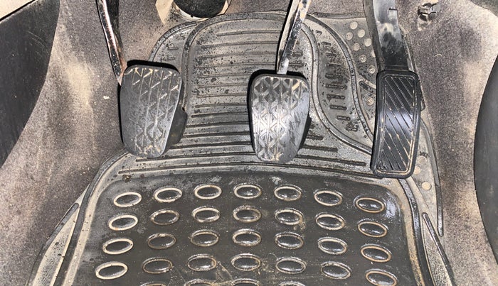 2016 Ford New Figo TREND 1.2 PETROL, Petrol, Manual, 1,30,729 km, Pedals