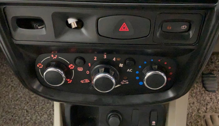 2014 Nissan Terrano XV D THP PREMIUM 110 PS, Diesel, Manual, 1,08,497 km, Dashboard - Air Re-circulation knob is not working