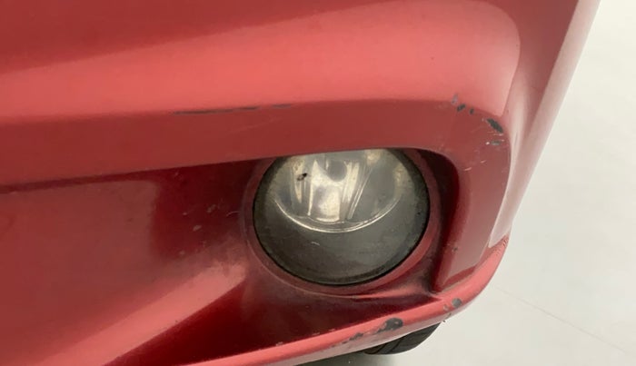 2014 Nissan Terrano XV D THP PREMIUM 110 PS, Diesel, Manual, 1,08,497 km, Left fog light - Not fixed properly
