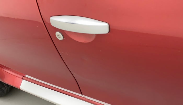 2014 Nissan Terrano XV D THP PREMIUM 110 PS, Diesel, Manual, 1,08,497 km, Driver-side door - Slightly dented