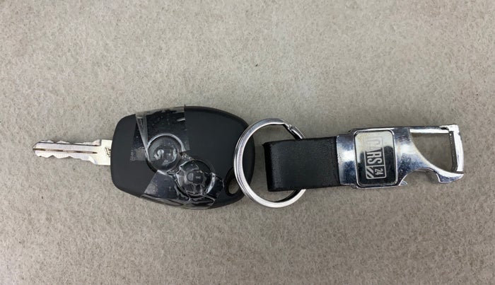 2014 Nissan Terrano XV D THP PREMIUM 110 PS, Diesel, Manual, 1,08,497 km, Key Close Up