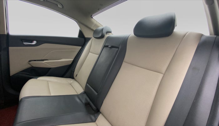 2018 Hyundai Verna 1.6 SX (O) CRDI MT, Diesel, Manual, 65,279 km, Right Side Rear Door Cabin