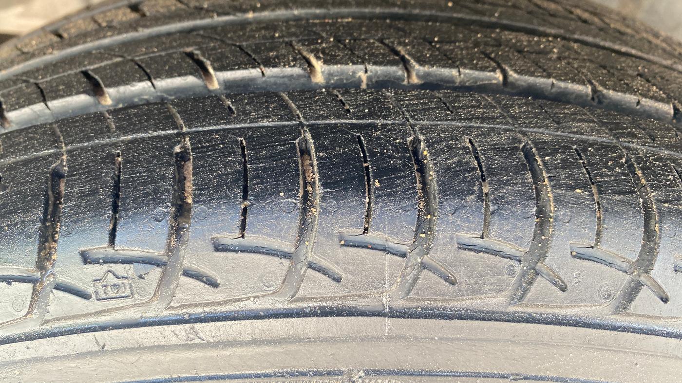 2017 Maruti Ciaz ZETA 1.4  MT PETROL, Petrol, Manual, 14,405 km, Right Rear Tyre Tread