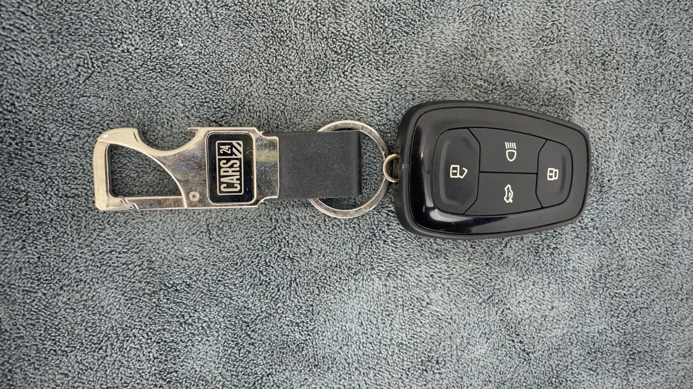 2022 Tata PUNCH ACCOMPLISHED AMT, Petrol, Automatic, 25,610 km, Key Close Up
