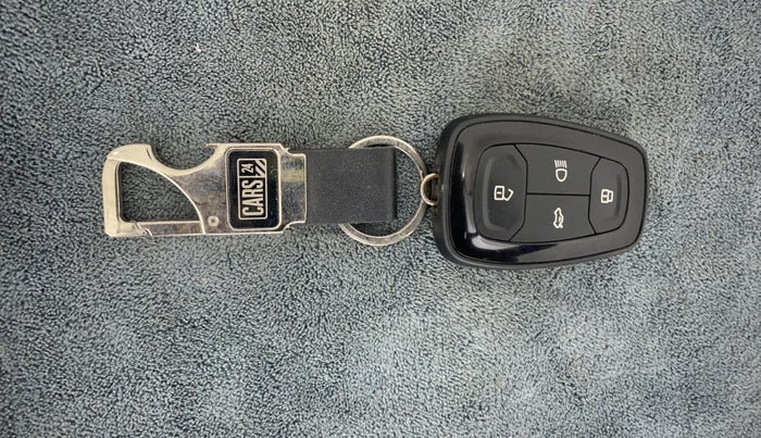 2022 Tata PUNCH ACCOMPLISHED AMT, Petrol, Automatic, 25,610 km, Key Close Up