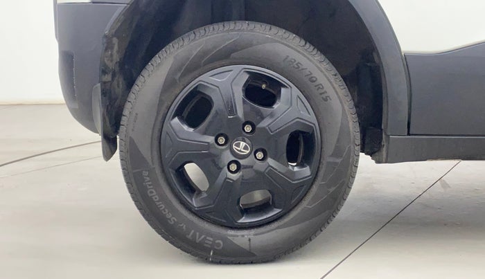 2022 Tata PUNCH ACCOMPLISHED AMT, Petrol, Automatic, 25,610 km, Right Rear Wheel