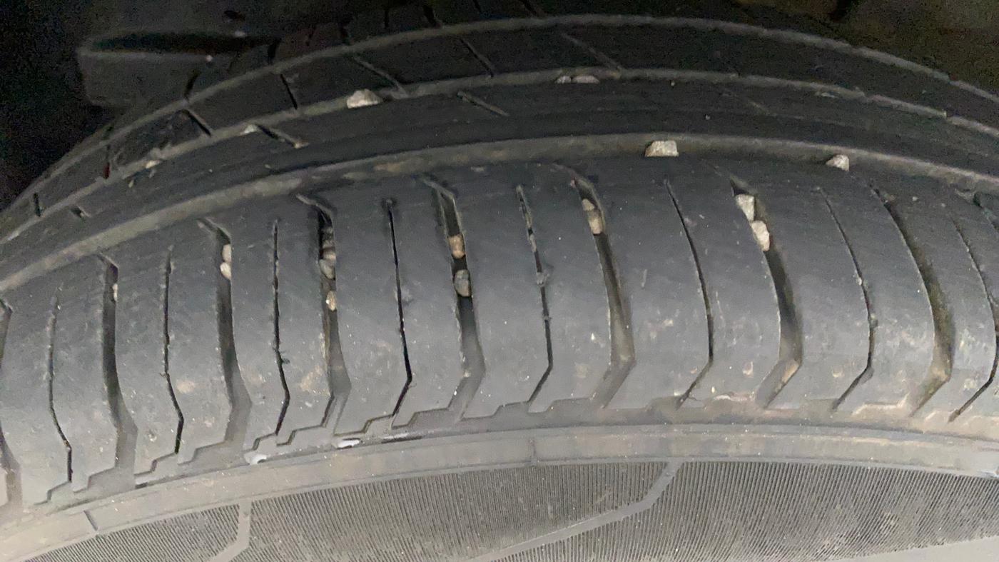 2022 Tata PUNCH ACCOMPLISHED AMT, Petrol, Automatic, 25,610 km, Right Rear Tyre Tread