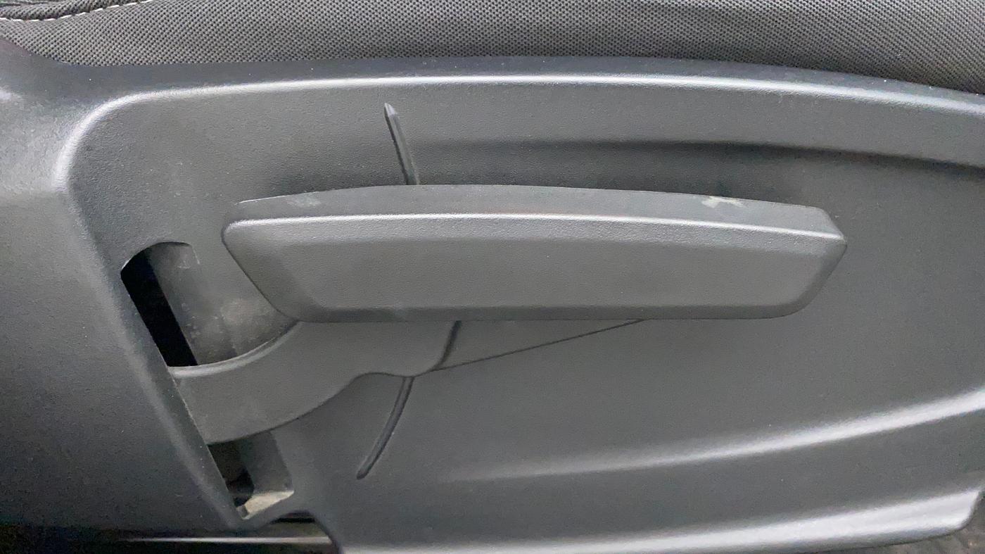 2022 Tata PUNCH ACCOMPLISHED AMT, Petrol, Automatic, 25,610 km, Driver Side Adjustment Panel