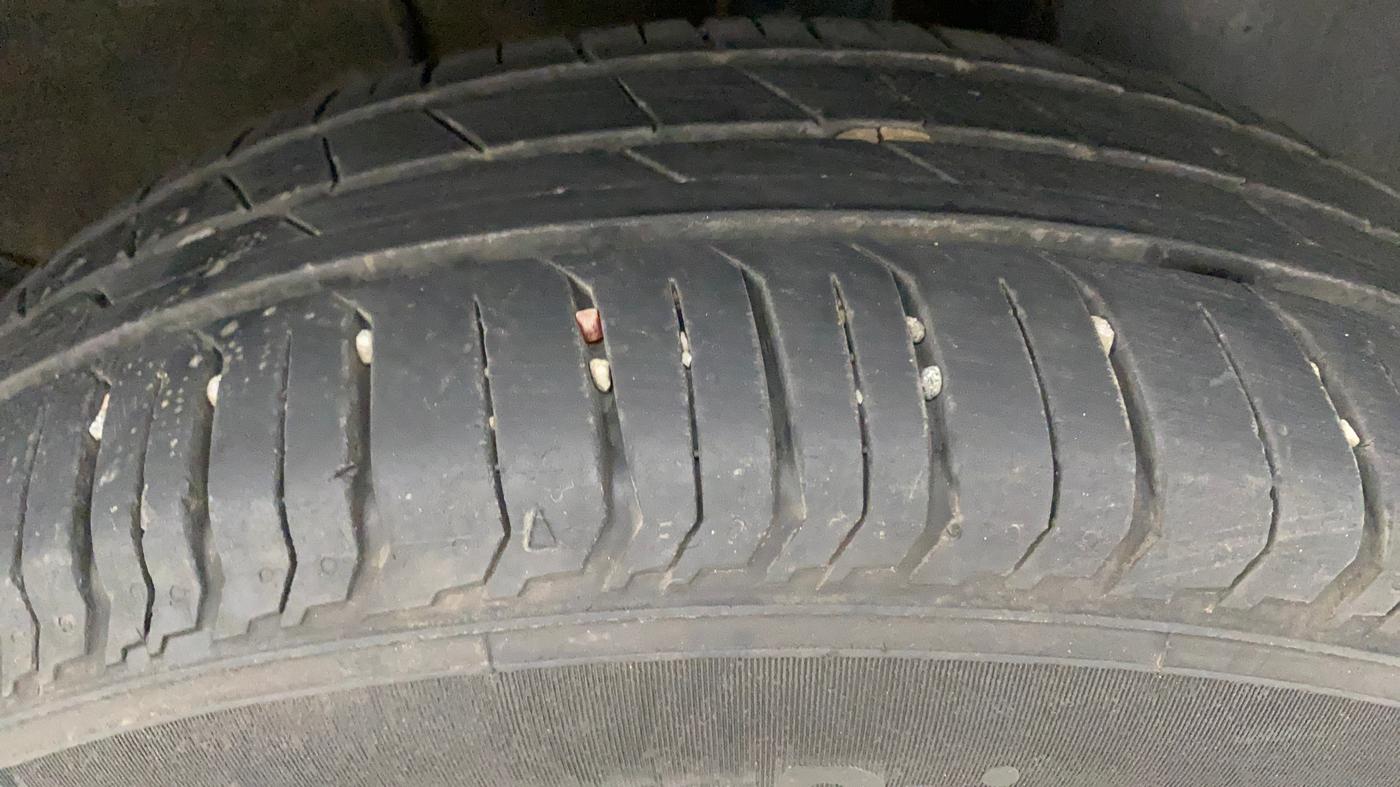 2022 Tata PUNCH ACCOMPLISHED AMT, Petrol, Automatic, 25,610 km, Left Rear Tyre Tread