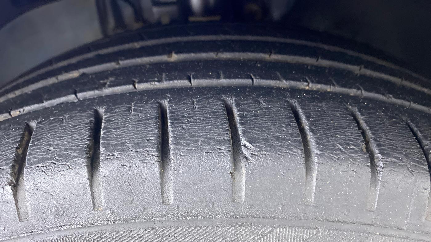 2019 Volkswagen Vento 1.2 TSI HIGHLINE PLUS AT, Petrol, Automatic, 48,179 km, Right Front Tyre Tread